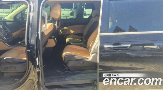 Kia Canival 2021 — photo 8