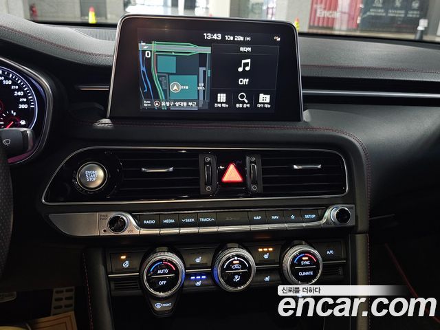 Genesis G70 2018 — photo 12
