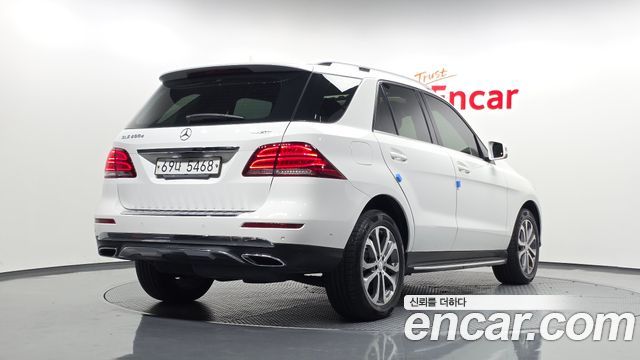Mercedes-Benz GLE-Class 2017 — photo 2