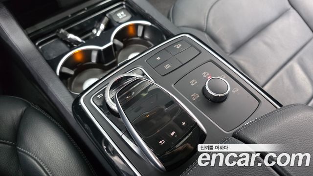 Mercedes-Benz GLE-Class 2017 — photo 12