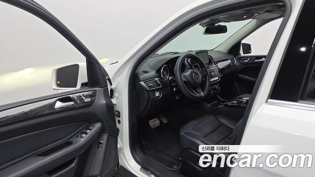 Mercedes-Benz GLE-Class 2017 — photo 13