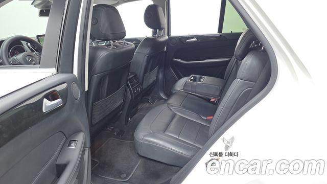 Mercedes-Benz GLE-Class 2017 — photo 18