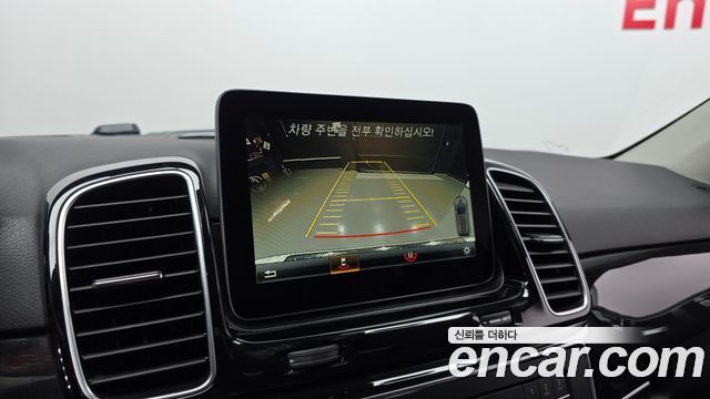 Mercedes-Benz GLE-Class 2017 — photo 21