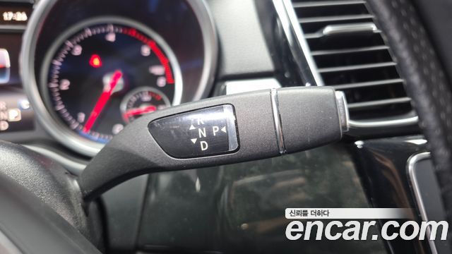 Mercedes-Benz GLE-Class 2017 — photo 26