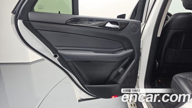 Mercedes-Benz GLE-Class 2017 — photo 15