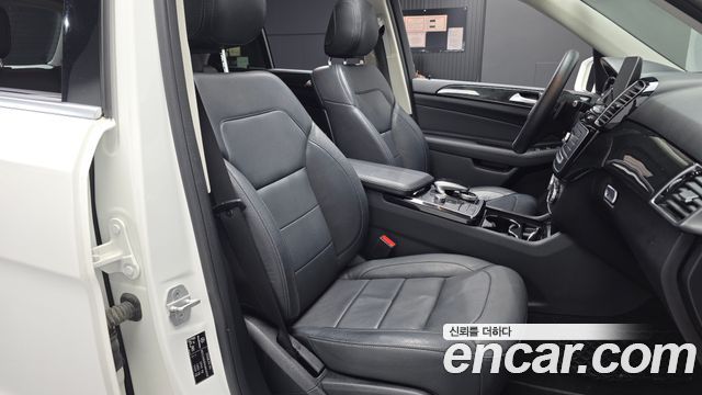 Mercedes-Benz GLE-Class 2017 — photo 16