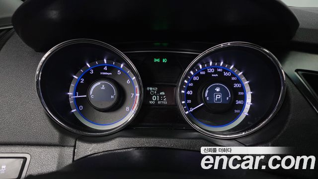 Hyundai Sonata 2012 — photo 11