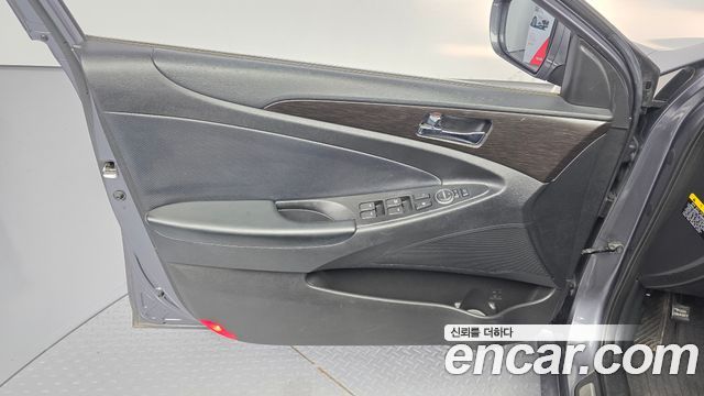 Hyundai Sonata 2012 — photo 14
