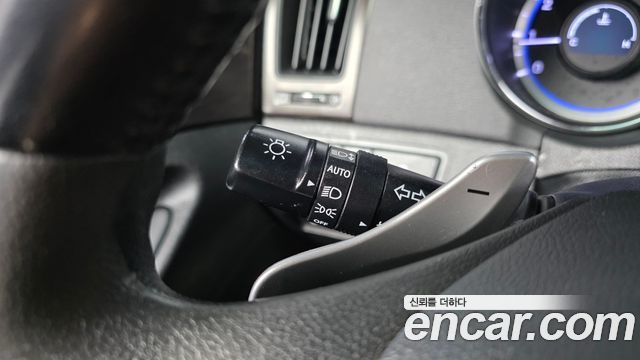Hyundai Sonata 2012 — photo 32