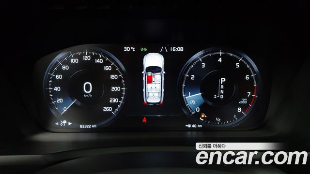 Volvo XC90 2019 — photo 8