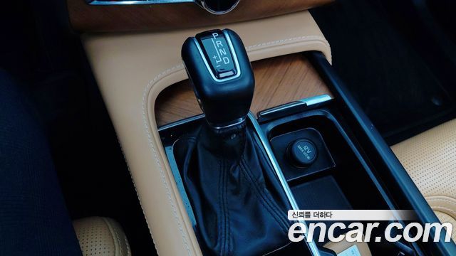 Volvo XC90 2019 — photo 9