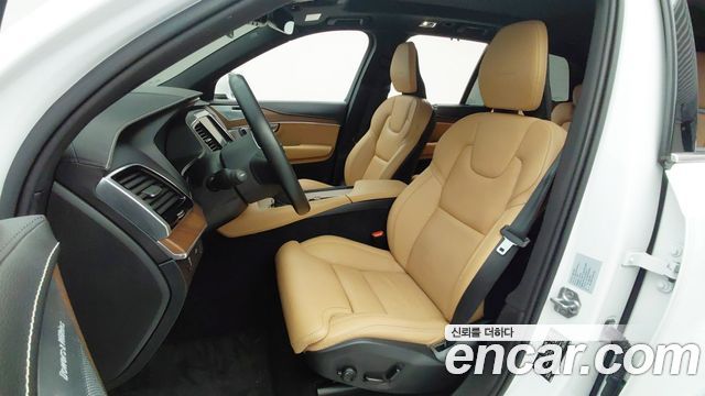 Volvo XC90 2019 — photo 10