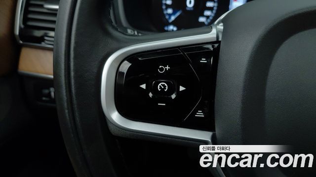 Volvo XC90 2019 — photo 11
