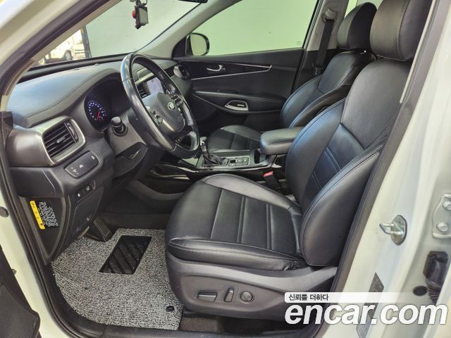 Kia Sorento 2018 — photo 8