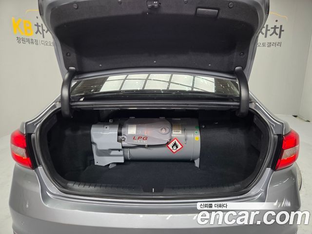 Hyundai Sonata 2015 — photo 16