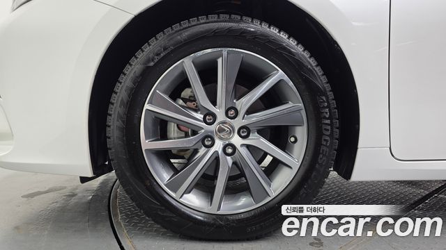 Lexus ES 2017 — photo 5