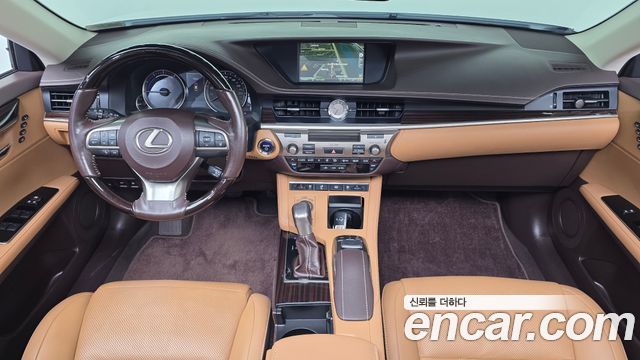 Lexus ES 2017 — photo 10