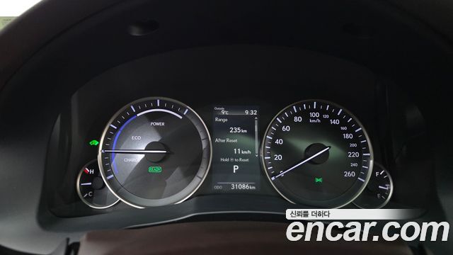 Lexus ES 2017 — photo 11