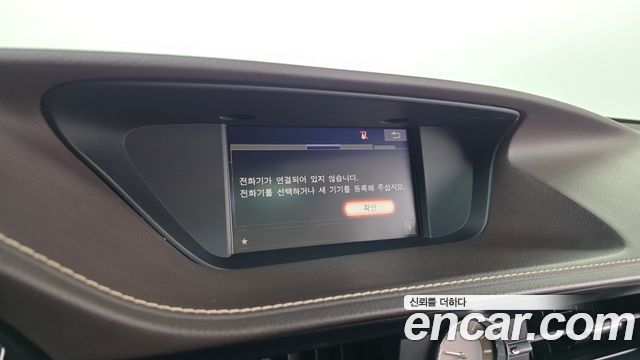 Lexus ES 2017 — photo 21