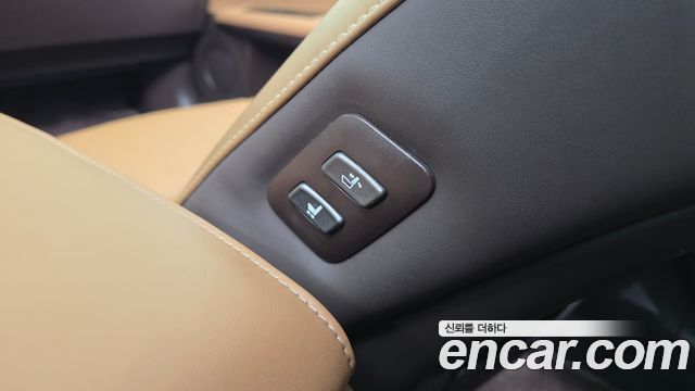 Lexus ES 2017 — photo 23