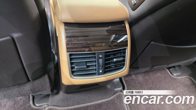 Lexus ES 2017 — photo 32