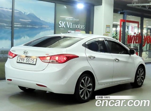 Hyundai AVANTE 2013 — photo 4