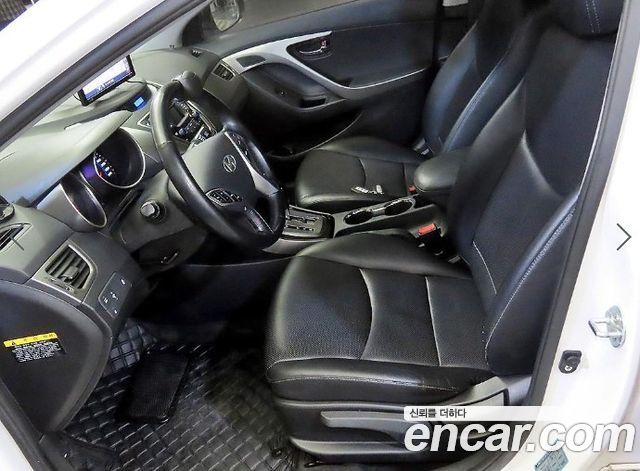 Hyundai AVANTE 2013 — photo 6