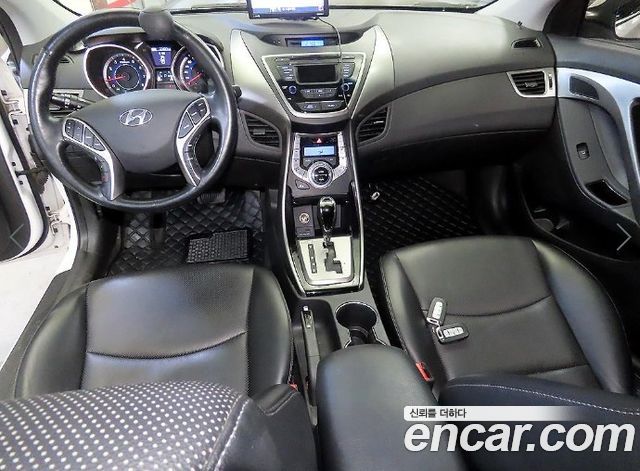 Hyundai AVANTE 2013 — photo 10