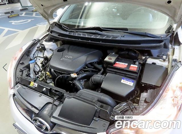 Hyundai AVANTE 2013 — photo 19