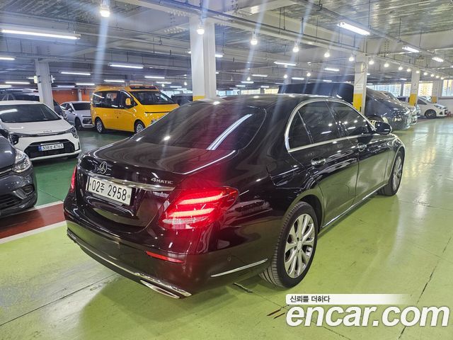 Mercedes-Benz E-Class 2019 — photo 2