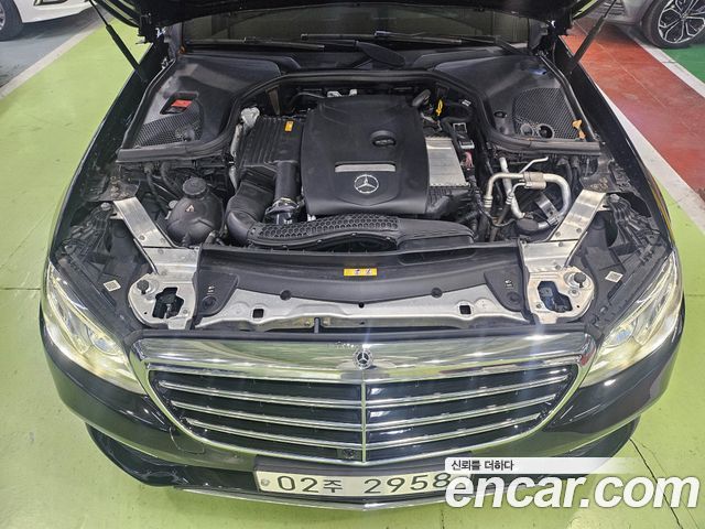 Mercedes-Benz E-Class 2019 — photo 6