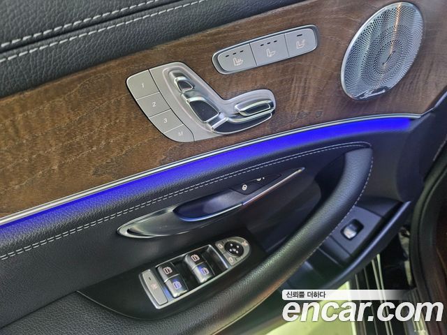 Mercedes-Benz E-Class 2019 — photo 13