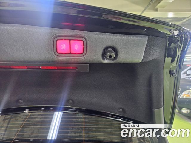 Mercedes-Benz E-Class 2019 — photo 20