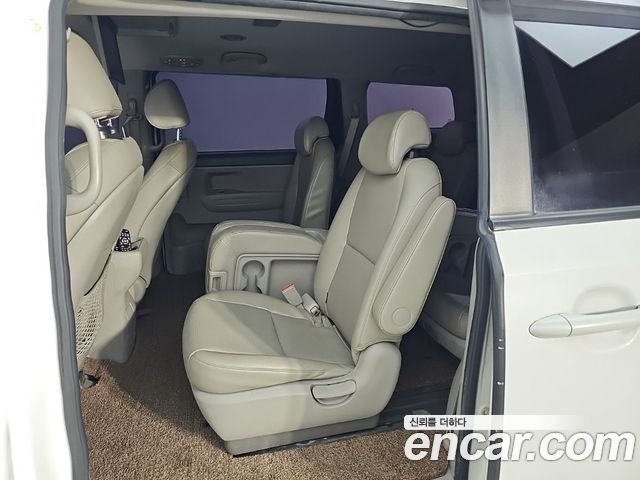 Kia Canival 2016 — photo 12