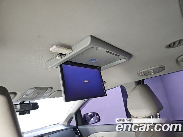 Kia Canival 2016 — photo 18
