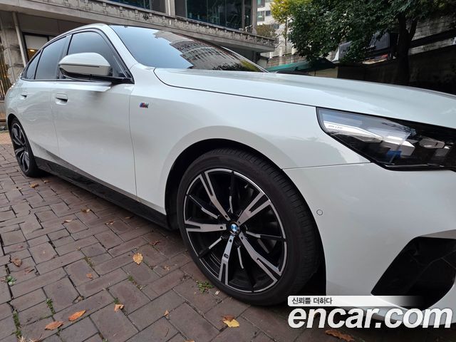 BMW 5-Series 2024 — photo 4