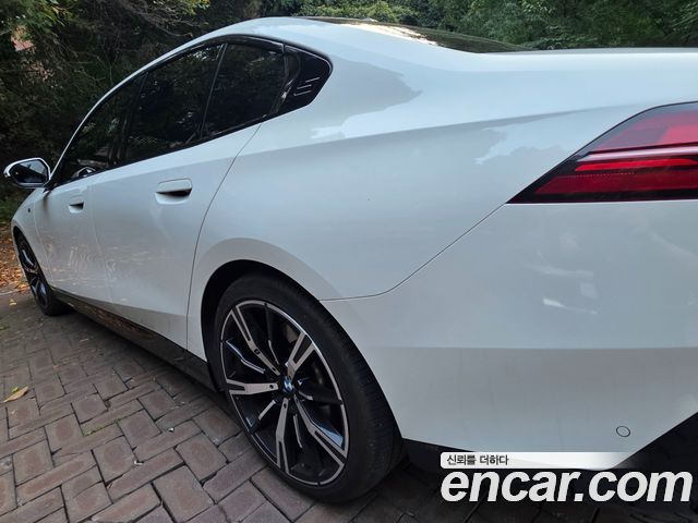 BMW 5-Series 2024 — photo 8
