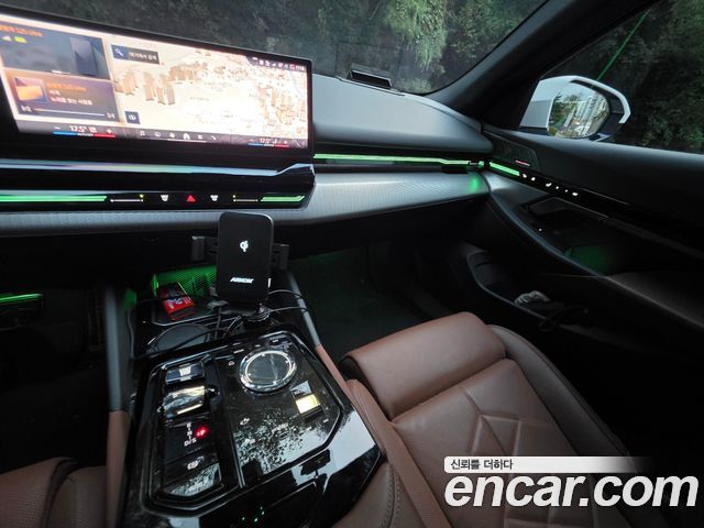 BMW 5-Series 2024 — photo 10
