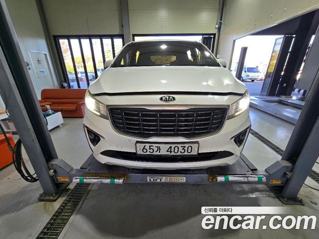 Kia Canival 2019 — photo 2