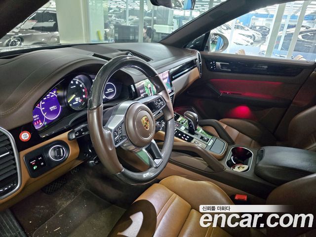 Porsche Cayenne 2021 — photo 6