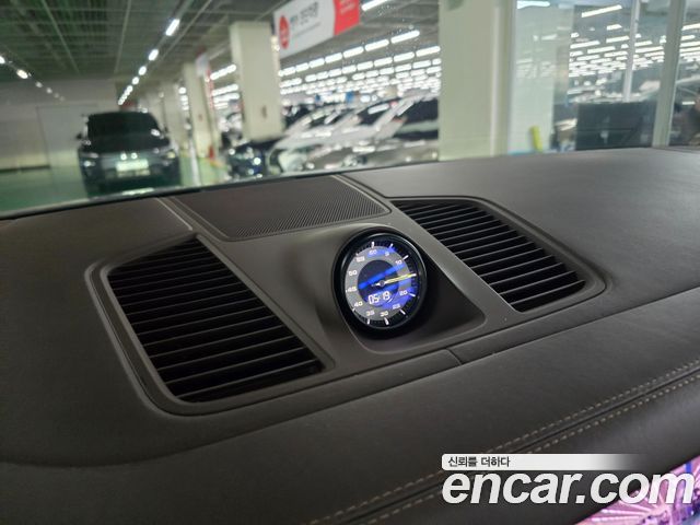 Porsche Cayenne 2021 — photo 15