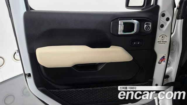 Jeep Wrangler 2022 — photo 14