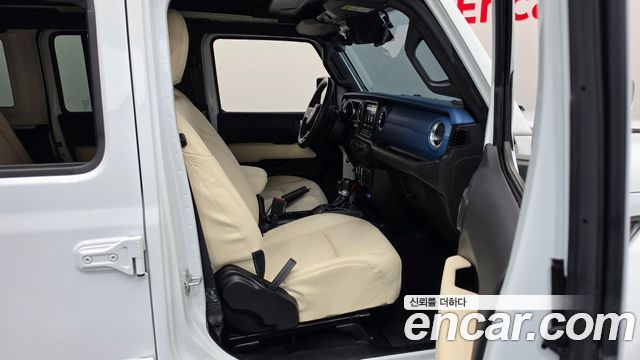 Jeep Wrangler 2022 — photo 16