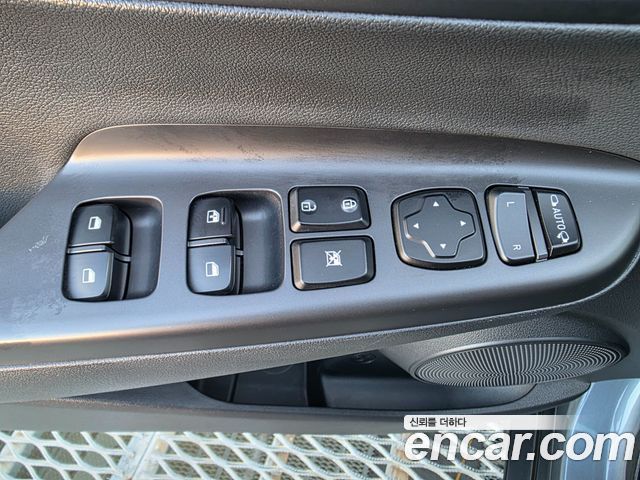 Hyundai Kona 2018 — photo 16