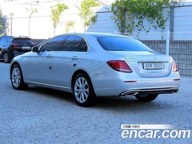 Mercedes-Benz E-Class 2017 — photo 3