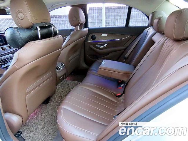 Mercedes-Benz E-Class 2017 — photo 6