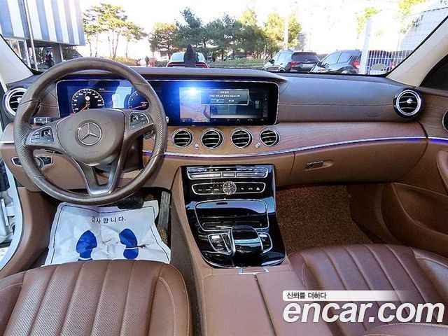 Mercedes-Benz E-Class 2017 — photo 7