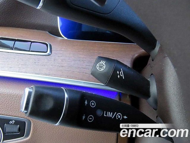Mercedes-Benz E-Class 2017 — photo 12