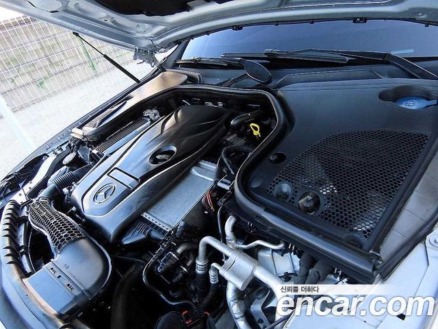 Mercedes-Benz E-Class 2017 — photo 19