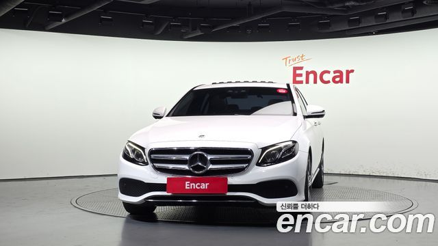 Mercedes-Benz E-Class 2018 — photo 3